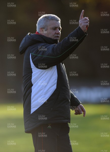 11.11.08 - Wales Rugby Training - Wales Coach, Warren Gatland makes a point during training. 