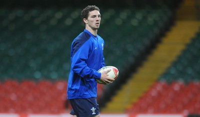 11.11.10 - Wales Rugby Training - George North during training. 