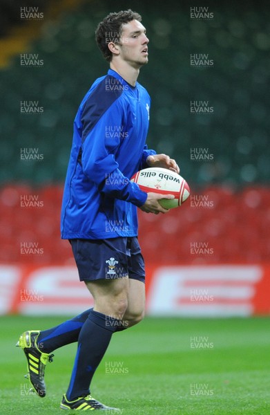 11.11.10 - Wales Rugby Training - George North during training. 