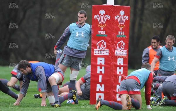 111113 - Wales Rugby Training -Sam Warburton during training