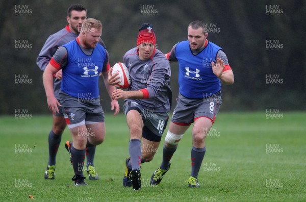 111113 - Wales Rugby Training -Justin Tipuric during training