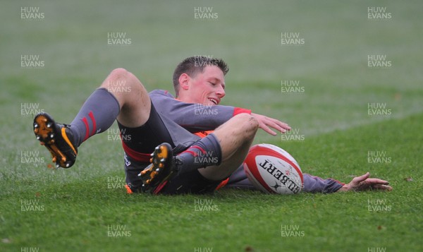 111113 - Wales Rugby Training -Rhys Priestland during training