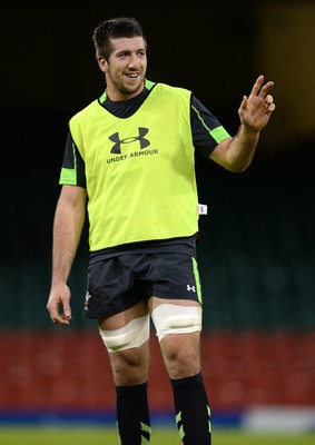 111114 - Wales Rugby Training -Justin Tipuric during training