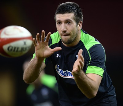 111114 - Wales Rugby Training -Justin Tipuric during training