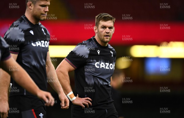 111122 - Wales Rugby Training - Dan Lydiate during training