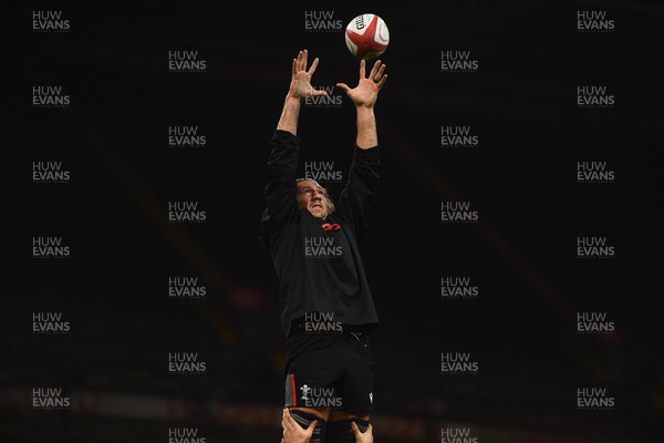 111122 - Wales Rugby Training - Justin Tipuric during training
