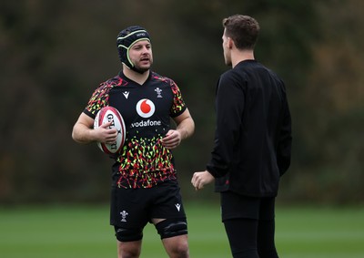 111125 - Wales Rugby Training in the week leading up to their Quilter Nations Series game against Japan - Harri Deaves during training