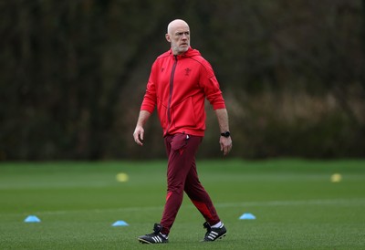 111125 - Wales Rugby Training in the week leading up to their Quilter Nations Series game against Japan - Steve Tandy, Head Coach during training