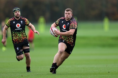 111125 - Wales Rugby Training in the week leading up to their Quilter Nations Series game against Japan - Danny Southworth during training