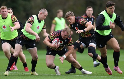 111125 - Wales Rugby Training in the week leading up to their Quilter Nations Series game against Japan - Dewi Lake during training
