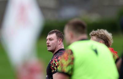 111125 - Wales Rugby Training in the week leading up to their Quilter Nations Series game against Japan - Dewi Lake during training