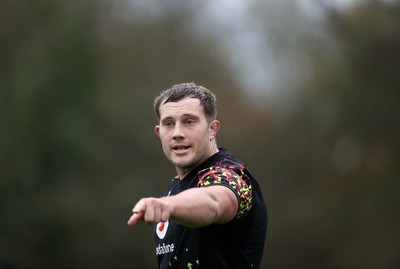 111125 - Wales Rugby Training in the week leading up to their Quilter Nations Series game against Japan - Ben Carter during training