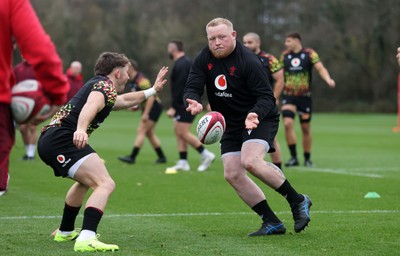111125 - Wales Rugby Training in the week leading up to their Quilter Nations Series game against Japan - Keiron Assiratti during training