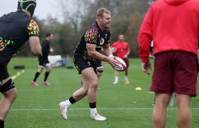 111125 - Wales Rugby Training in the week leading up to their Quilter Nations Series game against Japan - Dewi Lake during training