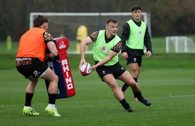 111125 - Wales Rugby Training in the week leading up to their Quilter Nations Series game against Japan - Jarrod Evans during training