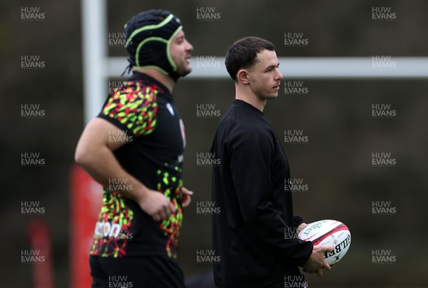 111125 - Wales Rugby Training in the week leading up to their Quilter Nations Series game against Japan - Tom Rogers during training