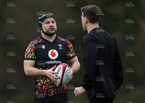 111125 - Wales Rugby Training in the week leading up to their Quilter Nations Series game against Japan - Harri Deaves during training