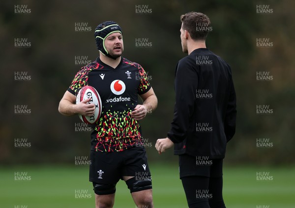 111125 - Wales Rugby Training in the week leading up to their Quilter Nations Series game against Japan - Harri Deaves during training