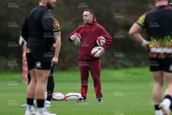 111125 - Wales Rugby Training in the week leading up to their Quilter Nations Series game against Japan - Matt Sherratt, Attack Coach during training