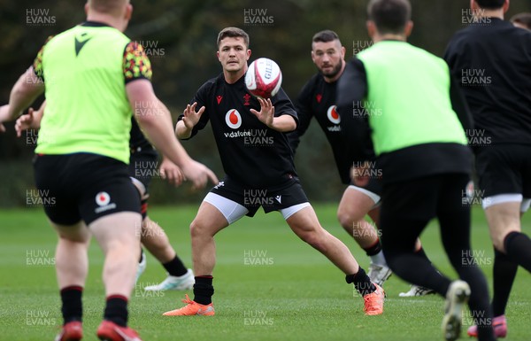 111125 - Wales Rugby Training in the week leading up to their Quilter Nations Series game against Japan - Callum Sheedy during training