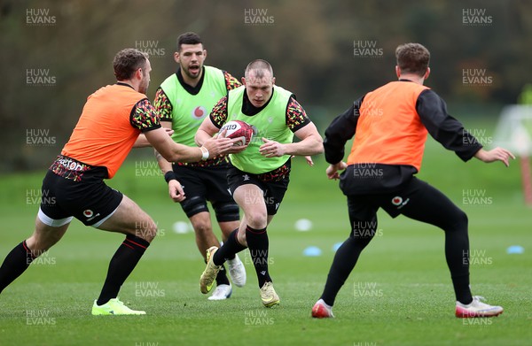111125 - Wales Rugby Training in the week leading up to their Quilter Nations Series game against Japan - Nick Tompkins during training