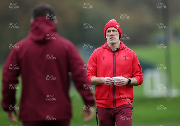 111125 - Wales Rugby Training in the week leading up to their Quilter Nations Series game against Japan - Steve Tandy, Head Coach during training