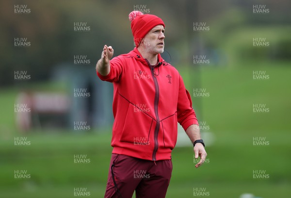 111125 - Wales Rugby Training in the week leading up to their Quilter Nations Series game against Japan - Steve Tandy, Head Coach during training