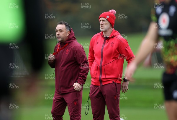 111125 - Wales Rugby Training in the week leading up to their Quilter Nations Series game against Japan - Matt Sherratt, Attack Coach and Steve Tandy, Head Coach during training