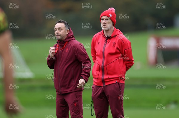 111125 - Wales Rugby Training in the week leading up to their Quilter Nations Series game against Japan - Matt Sherratt, Attack Coach and Steve Tandy, Head Coach during training