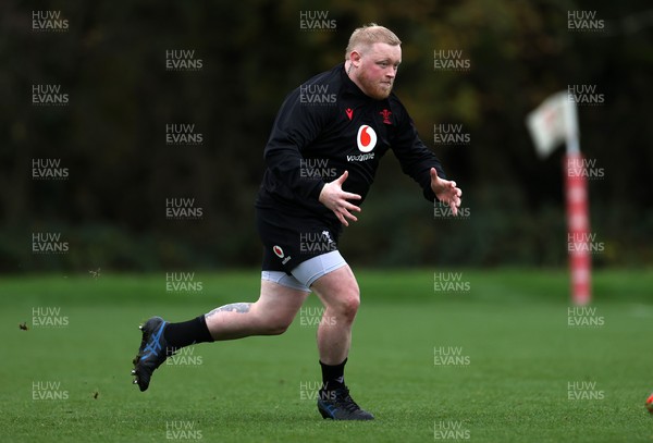 111125 - Wales Rugby Training in the week leading up to their Quilter Nations Series game against Japan - Keiron Assiratti during training