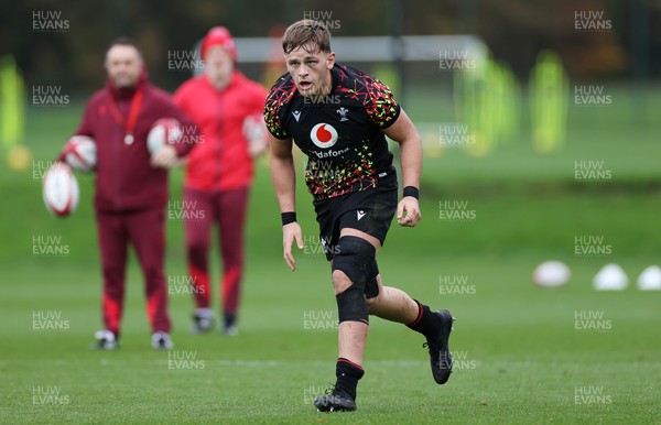 111125 - Wales Rugby Training in the week leading up to their Quilter Nations Series game against Japan - Alex Mann during training