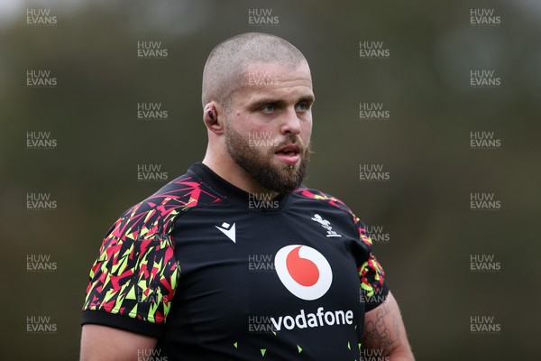 111125 - Wales Rugby Training in the week leading up to their Quilter Nations Series game against Japan - Nicky Smith during training