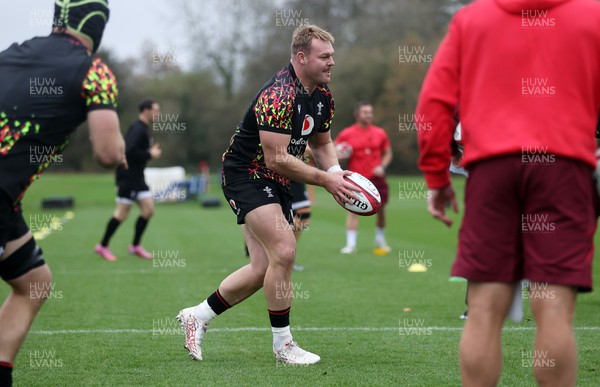 111125 - Wales Rugby Training in the week leading up to their Quilter Nations Series game against Japan - Dewi Lake during training