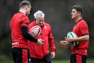 111120 - Wales Rugby Training - Dan Biggar, Paul Stridgeon and Callum Sheedy during training