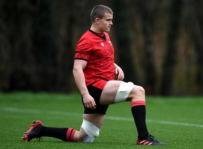 111120 - Wales Rugby Training - Shane Lewis-Hughes during training