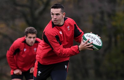 111120 - Wales Rugby Training - Owen Watkin during training