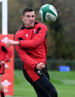 111120 - Wales Rugby Training - Owen Watkin during training