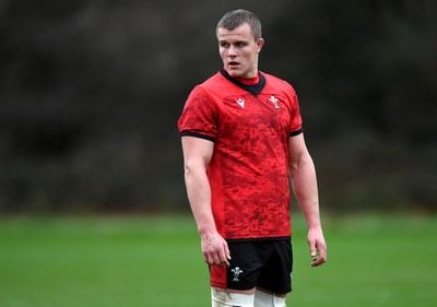 111120 - Wales Rugby Training - Shane Lewis-Hughes during training