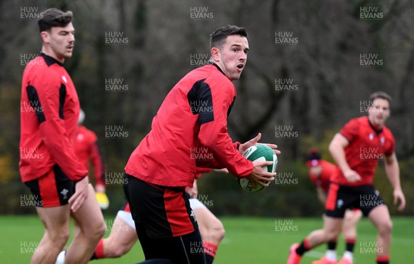 111120 - Wales Rugby Training - Owen Watkin during training