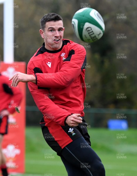 111120 - Wales Rugby Training - Owen Watkin during training