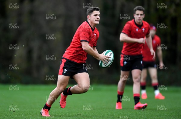 111120 - Wales Rugby Training - Callum Sheedy during training
