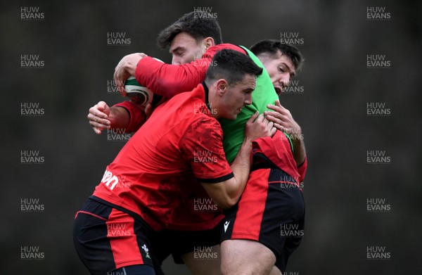 111120 - Wales Rugby Training - Owen Watkin and Justin Tipuric tackle Johnny Williams during training