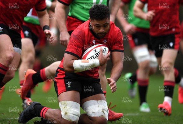 111120 - Wales Rugby Training - Taulupe Faletau during training