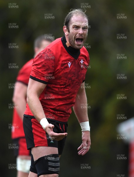 111120 - Wales Rugby Training - Alun Wyn Jones during training