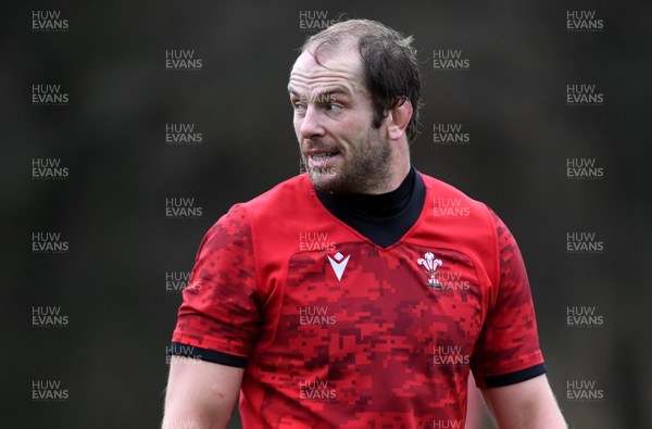 111120 - Wales Rugby Training - Alun Wyn Jones during training