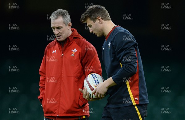 120216 - Wales Rugby Training -Rob Howley and Dan Biggar during training