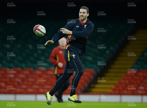 120216 - Wales Rugby Training -George North during training