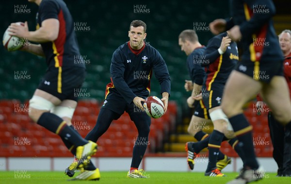 120216 - Wales Rugby Training -Gareth Davies during training