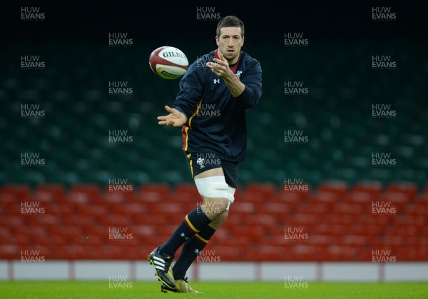 120216 - Wales Rugby Training -Justin Tipuric during training