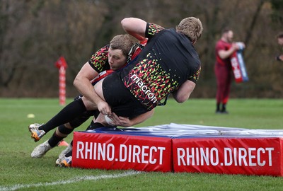 120226 - Wales Rugby Training - Ben Carter during training